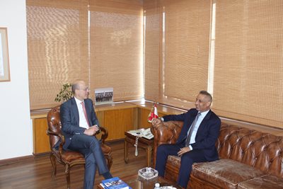 Dr. Fadi Makki receives the Ambassador of the Sultanate of Oman to Lebanon, Dr. Ahmed bin Mohammed bin Saeed Al-Saeedi.