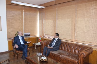 Dr. Fadi Makki receives the Qatari Ambassador to Lebanon, Sheikh Saud bin Abdulrahman Al Thani.