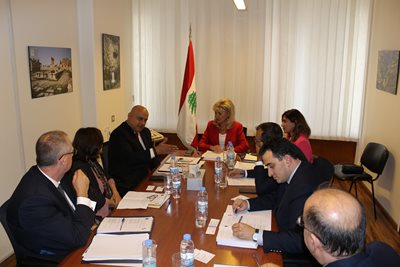 اجتمعت وزيرة الدولة لشؤون التنمية الإدارية الدكتورة مي شدياق بالمدير الإقليمي للبنك الدولي ساروج كومار جها مع وفد مرافق له. تناول البحث ملف استراتيجية التحوّل الرقمي وخطتها التنفيذية حيث أبدى وفد البنك الدولي استعداده لتقديم الدعم التقني في هذا المجال
