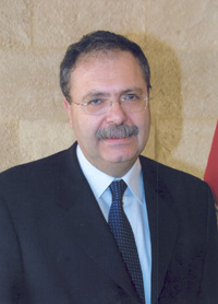 الدكتور طارق متري
